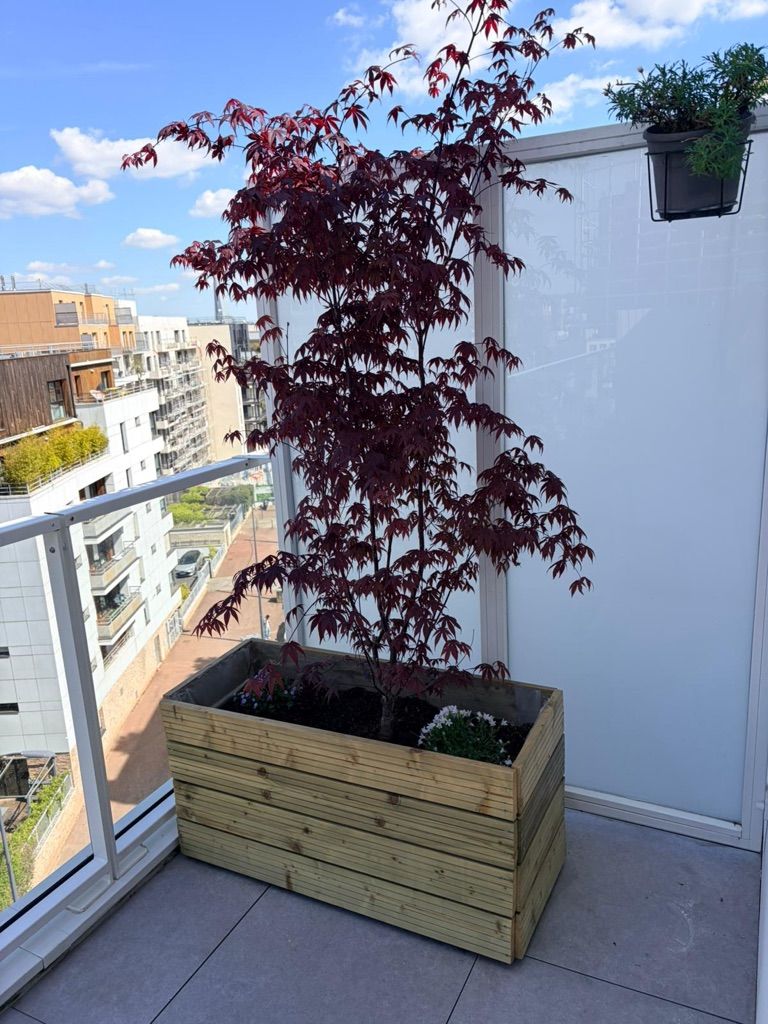 Bac à fleurs en bois